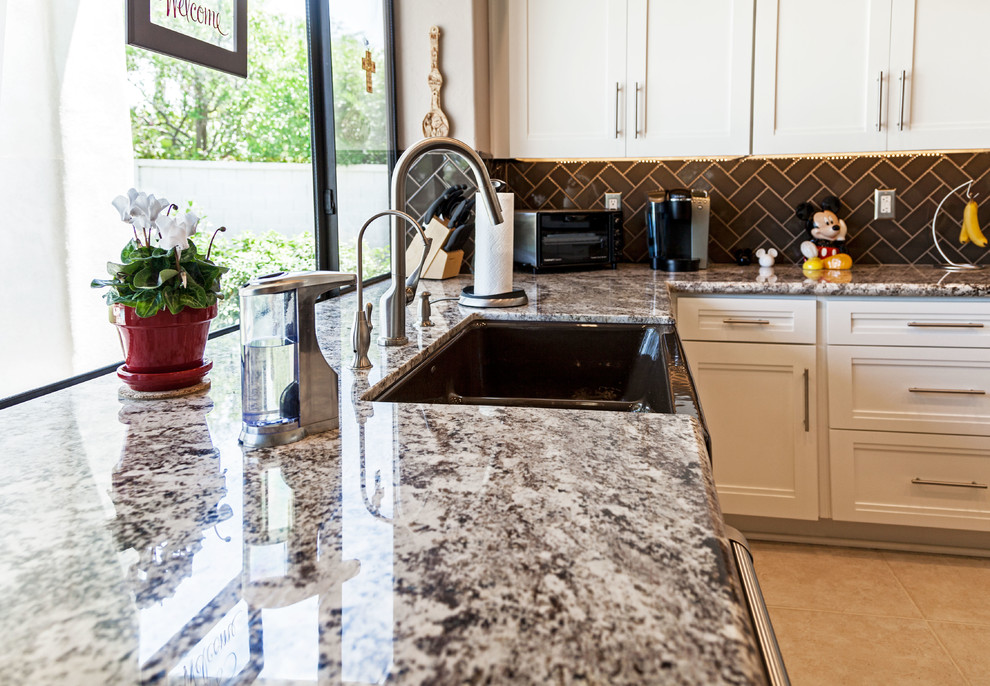 Example of a transitional kitchen design in Phoenix