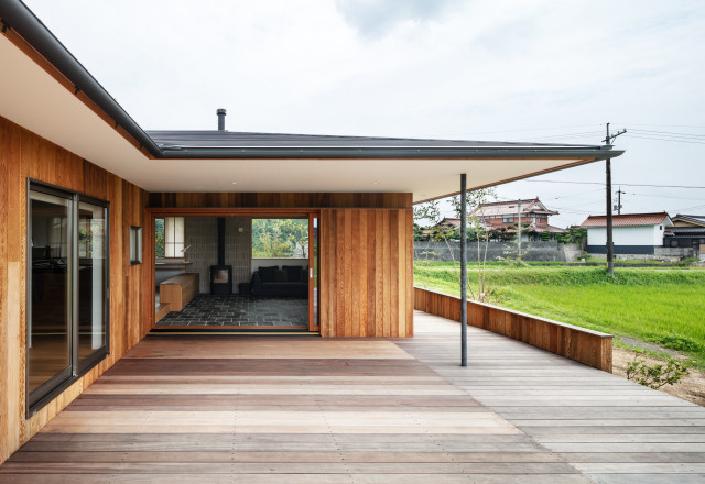 三原久井の家 nordico-terraza-y-balcon
