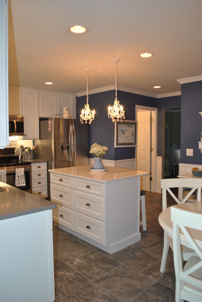 Transitional kitchen photo in St Louis