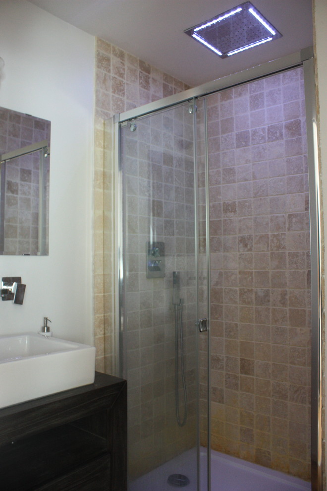 Idées déco pour une salle de bain contemporaine.