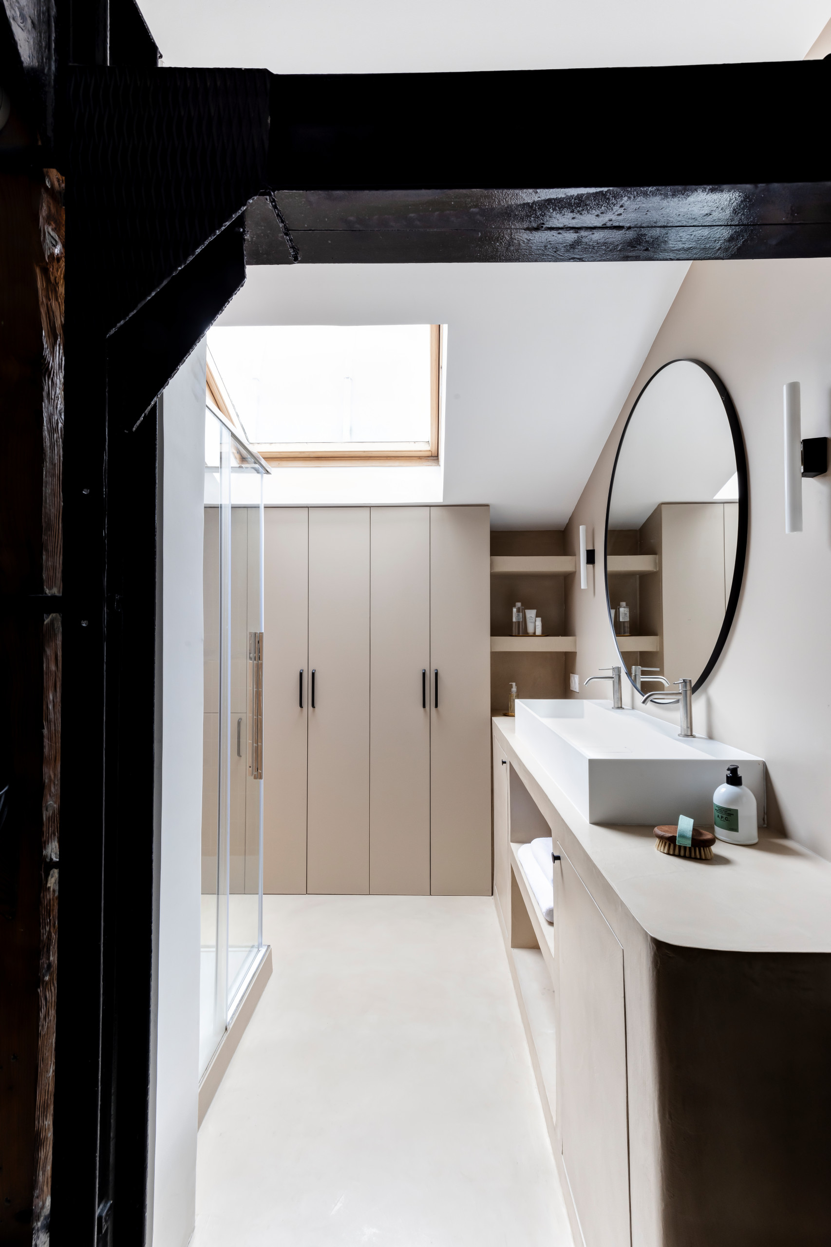 Une ancienne laverie industrielle réinventée - 92m2 à Belleville