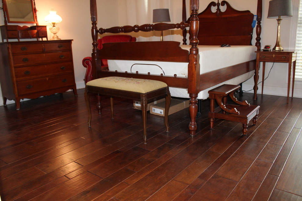 Traditional bedroom in Louisville.