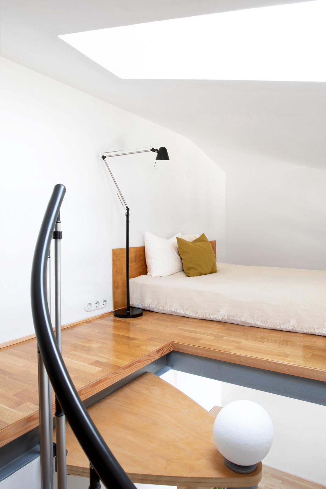 Contemporary loft - 2 level studio