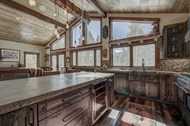 744 Spruce Creek Road rustico-cocina