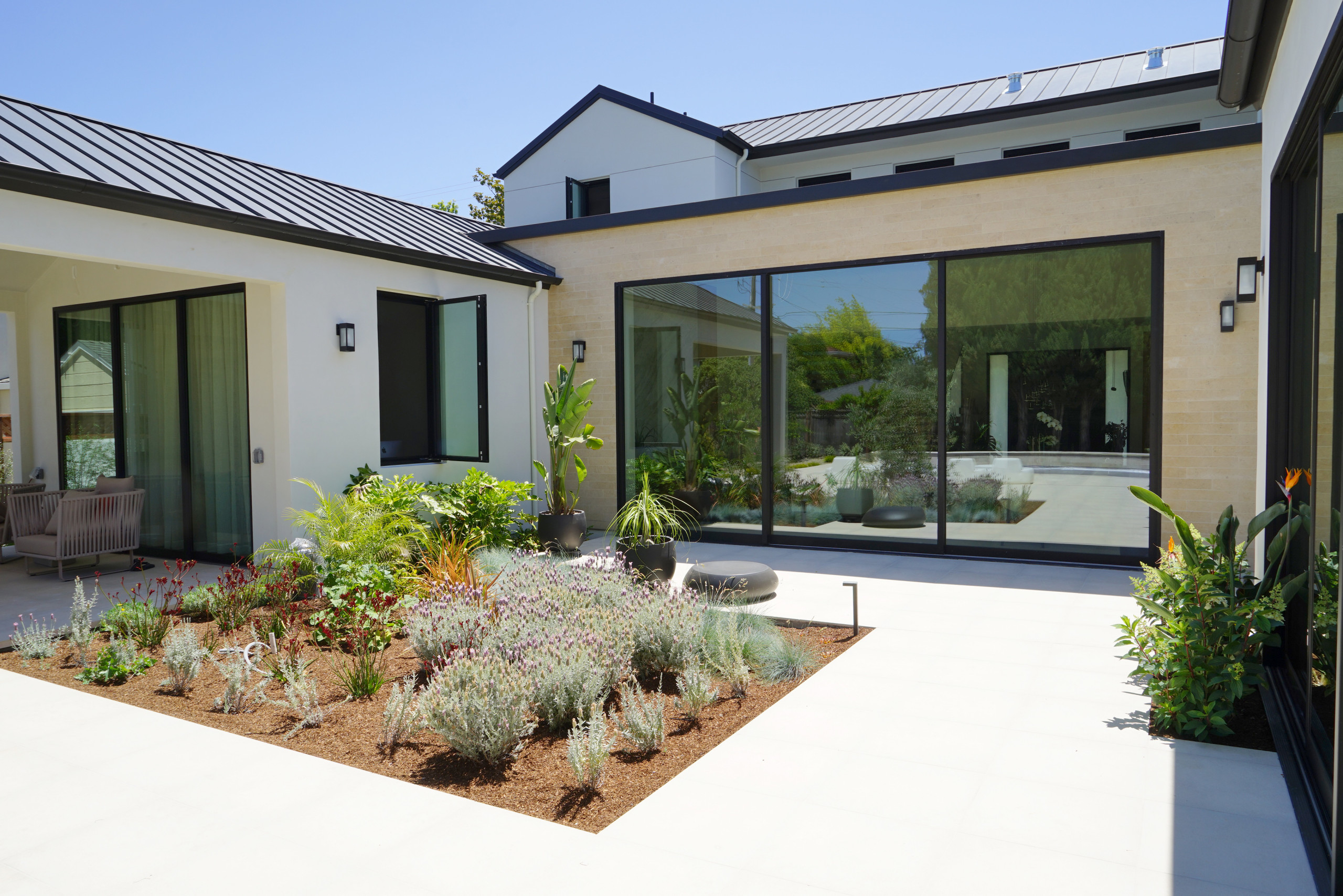 Modern Courtyard Landscape Design