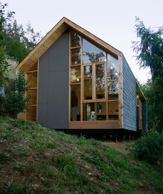 Современный дом с панорамным остеклением