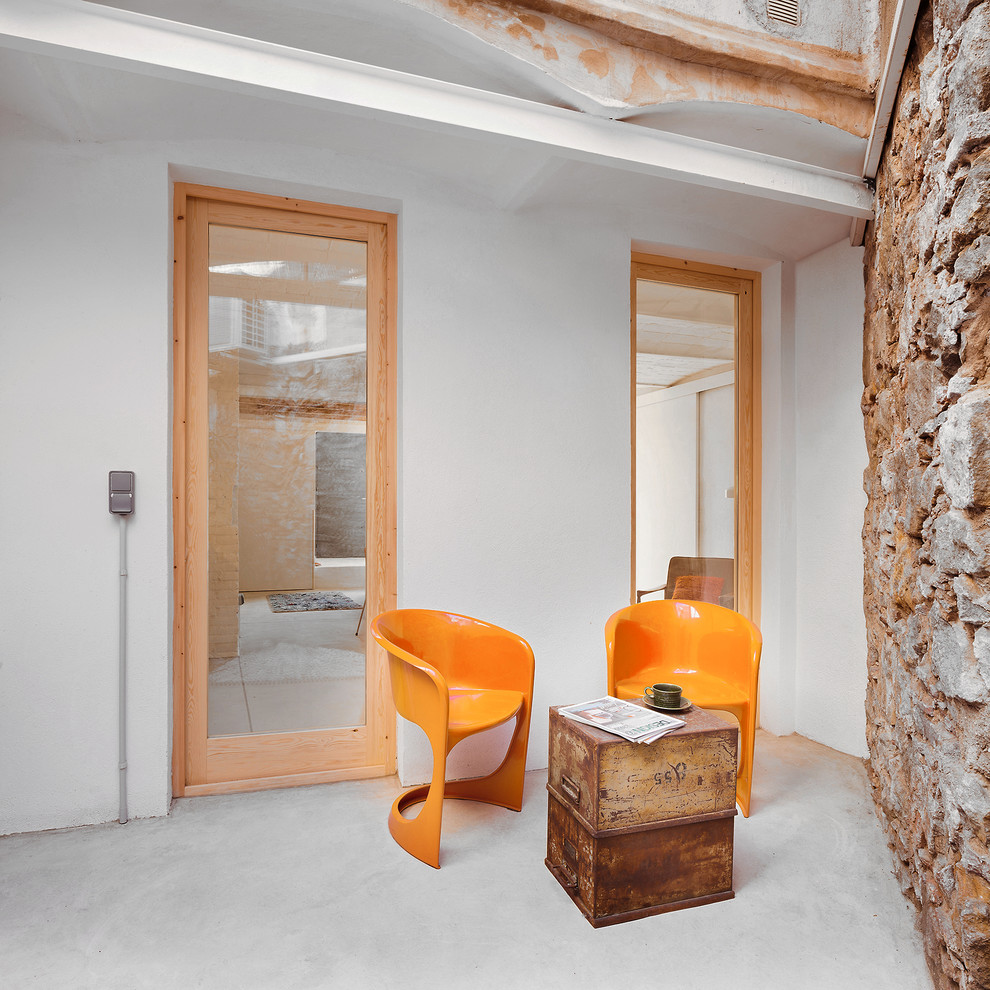 Ejemplo de patio actual pequeño en patio trasero