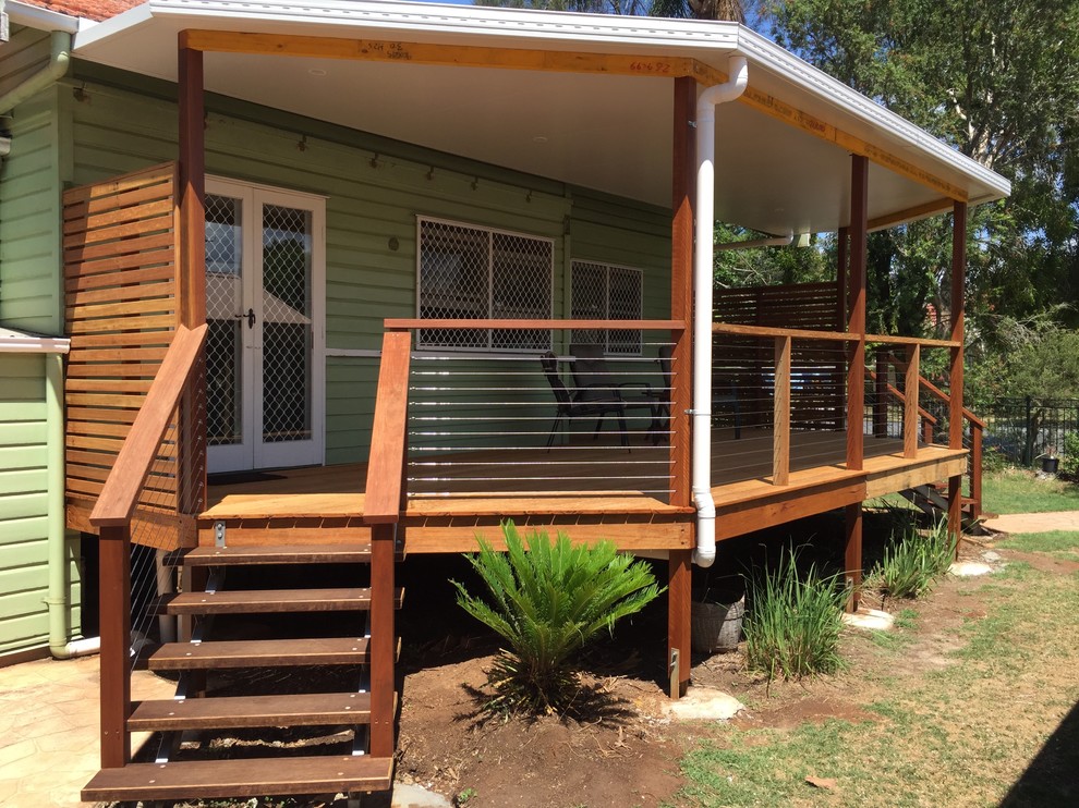 Inspiration for a contemporary deck in Brisbane.