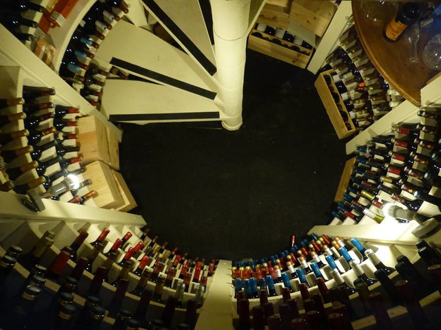 CAVE A VIN VITREE contemporaneo-cantina