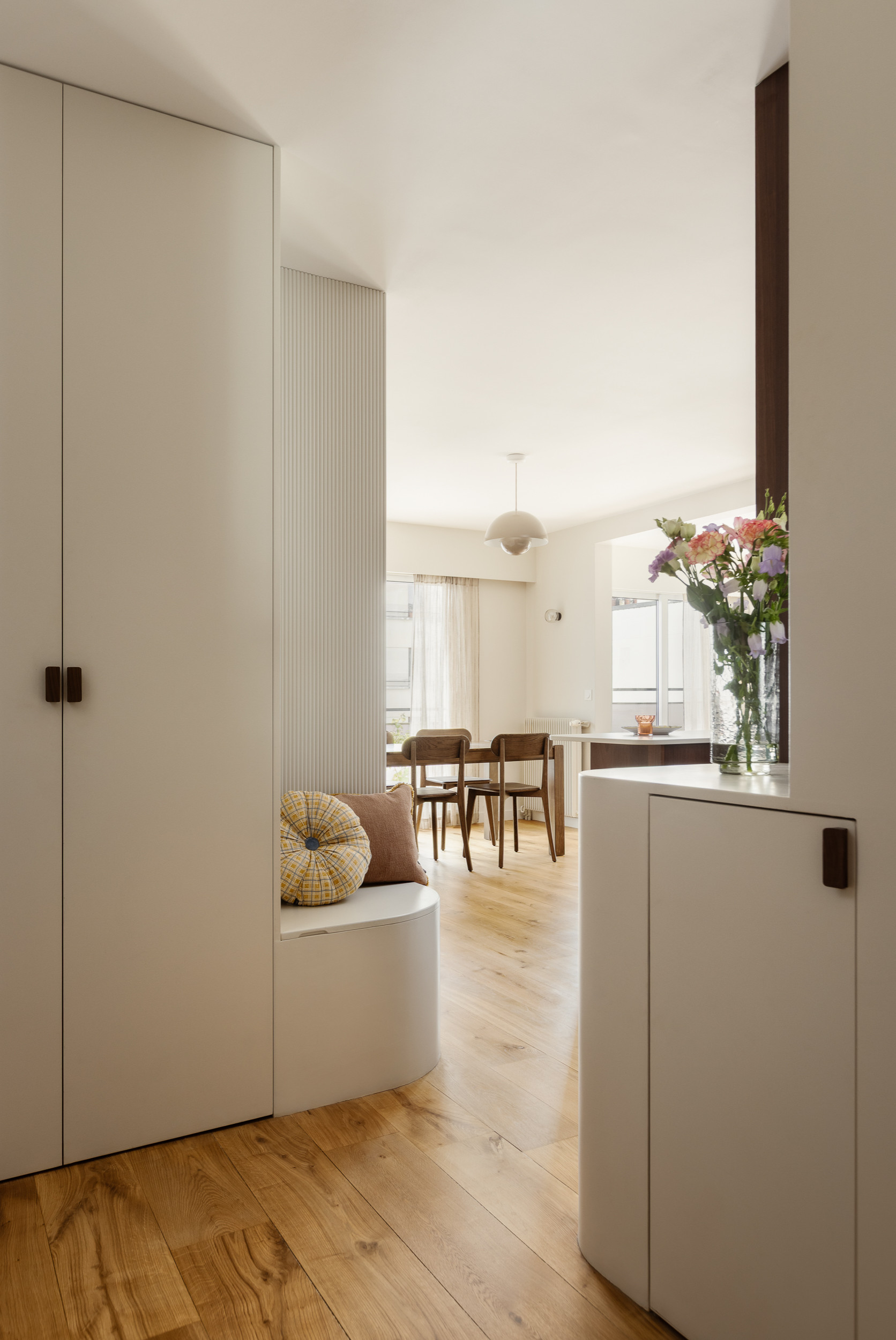 Réinventer les circulations dans un appartement parisien de 73 m² — Ménilmontant