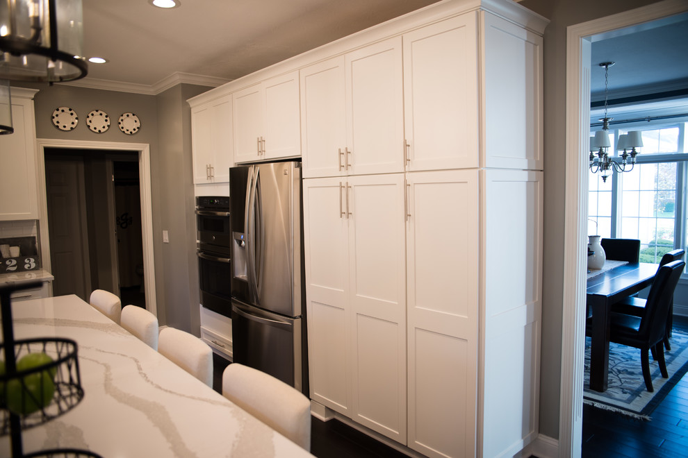Example of a transitional kitchen design in Indianapolis