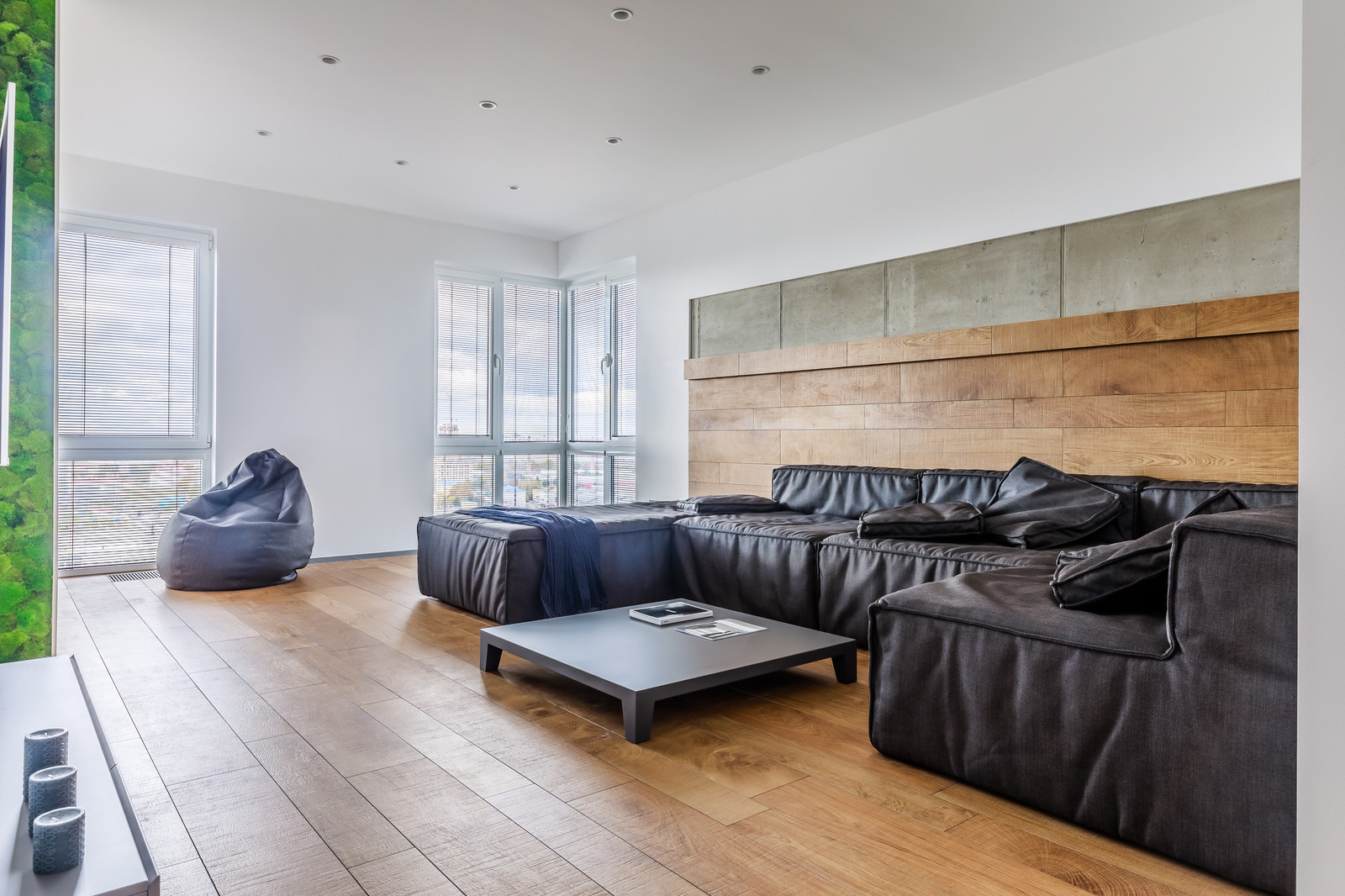 Над городом - интерьер в стиле экоминимализм для холостяка