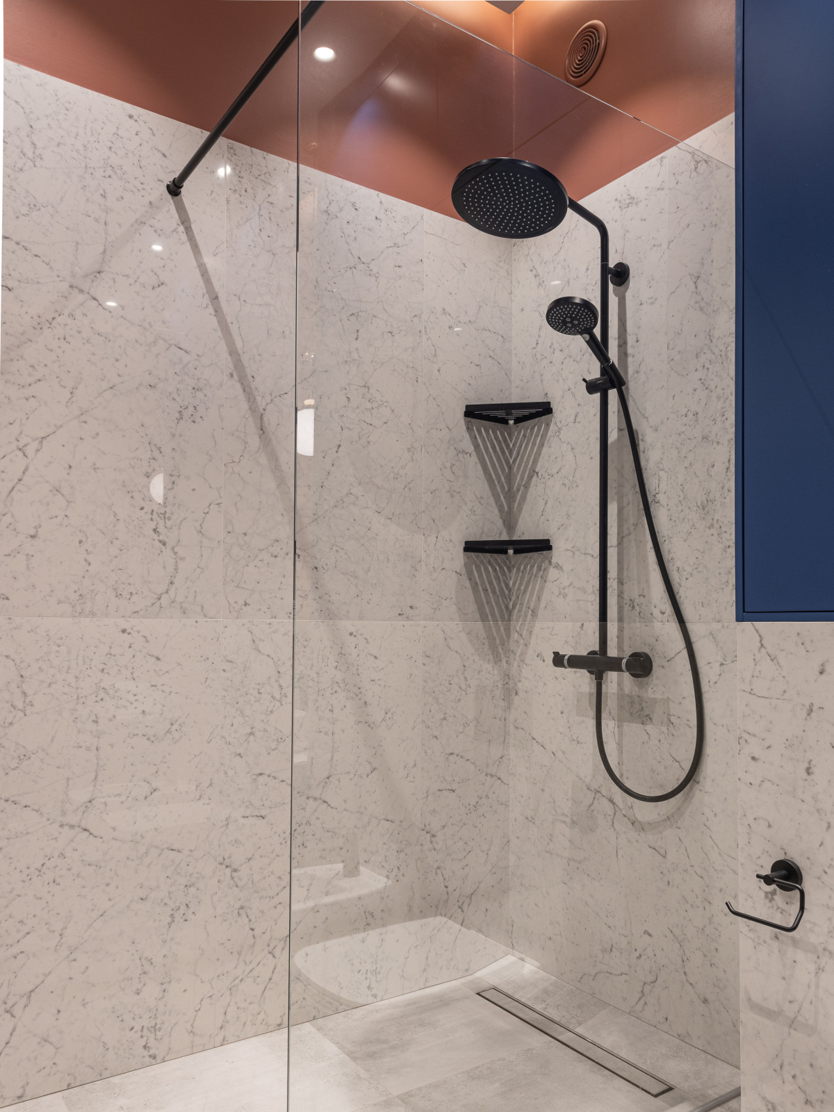 Взрыв цвета на мансардном этаже