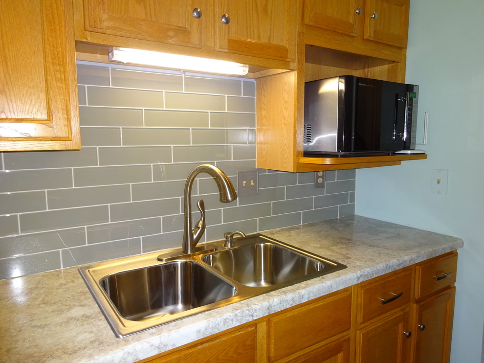 Transitional home design photo in Chicago
