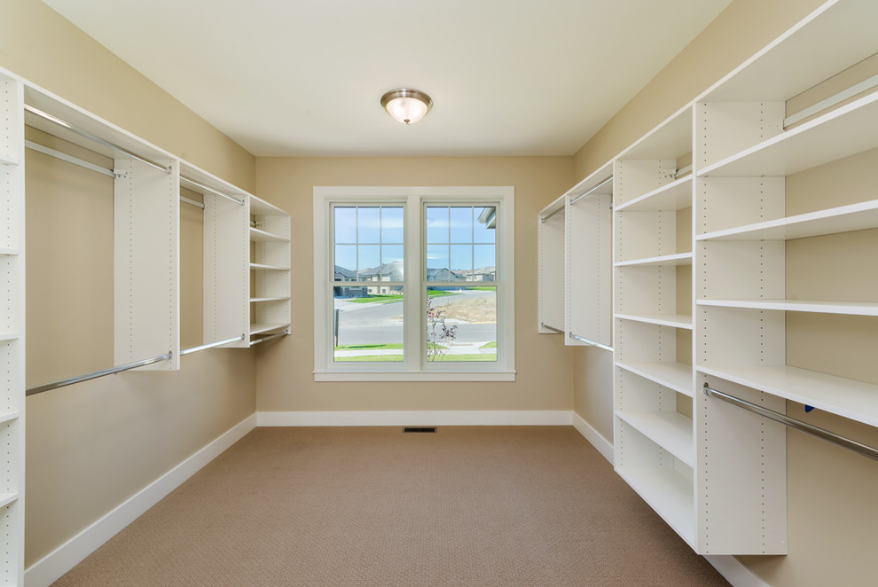 Home design - transitional home design idea