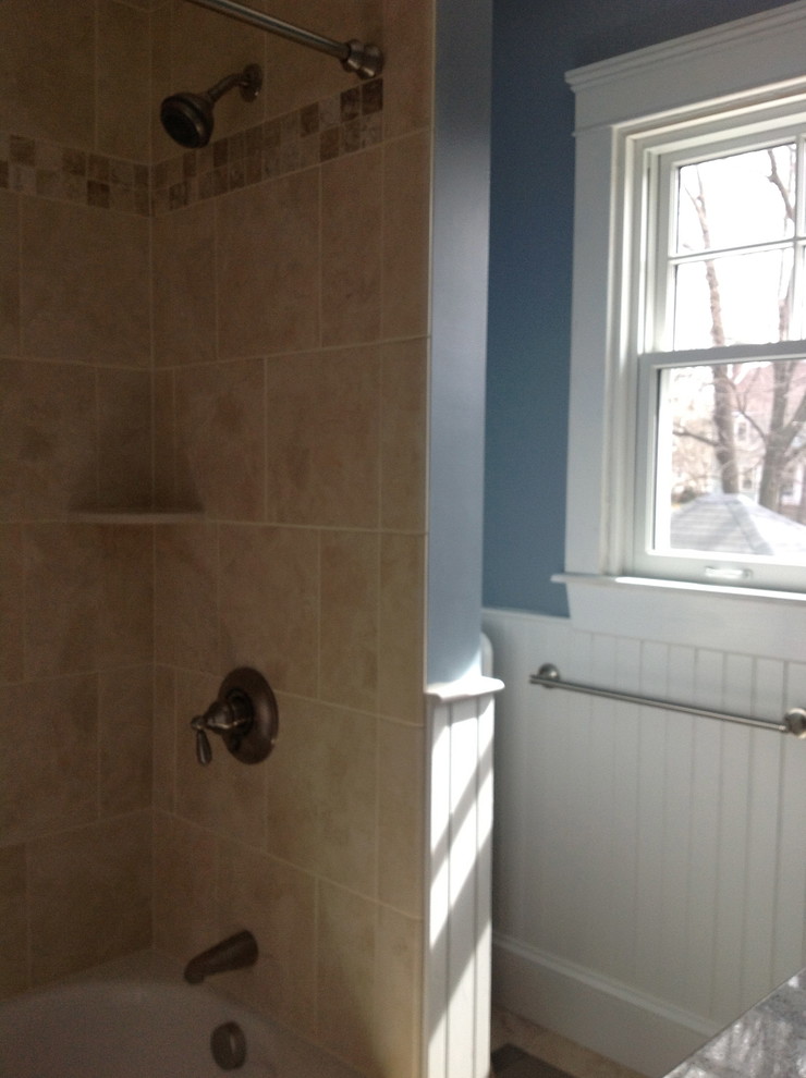 Design ideas for a traditional bathroom in Providence.