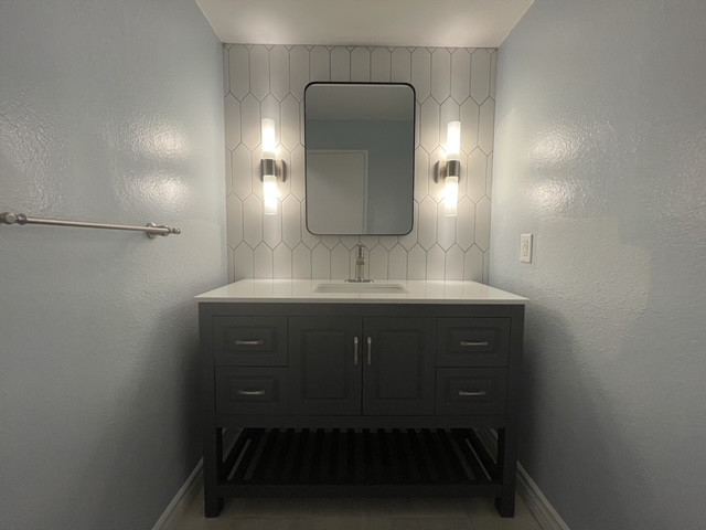 San Diego - Kitchen B/S & Bathroom Remodel