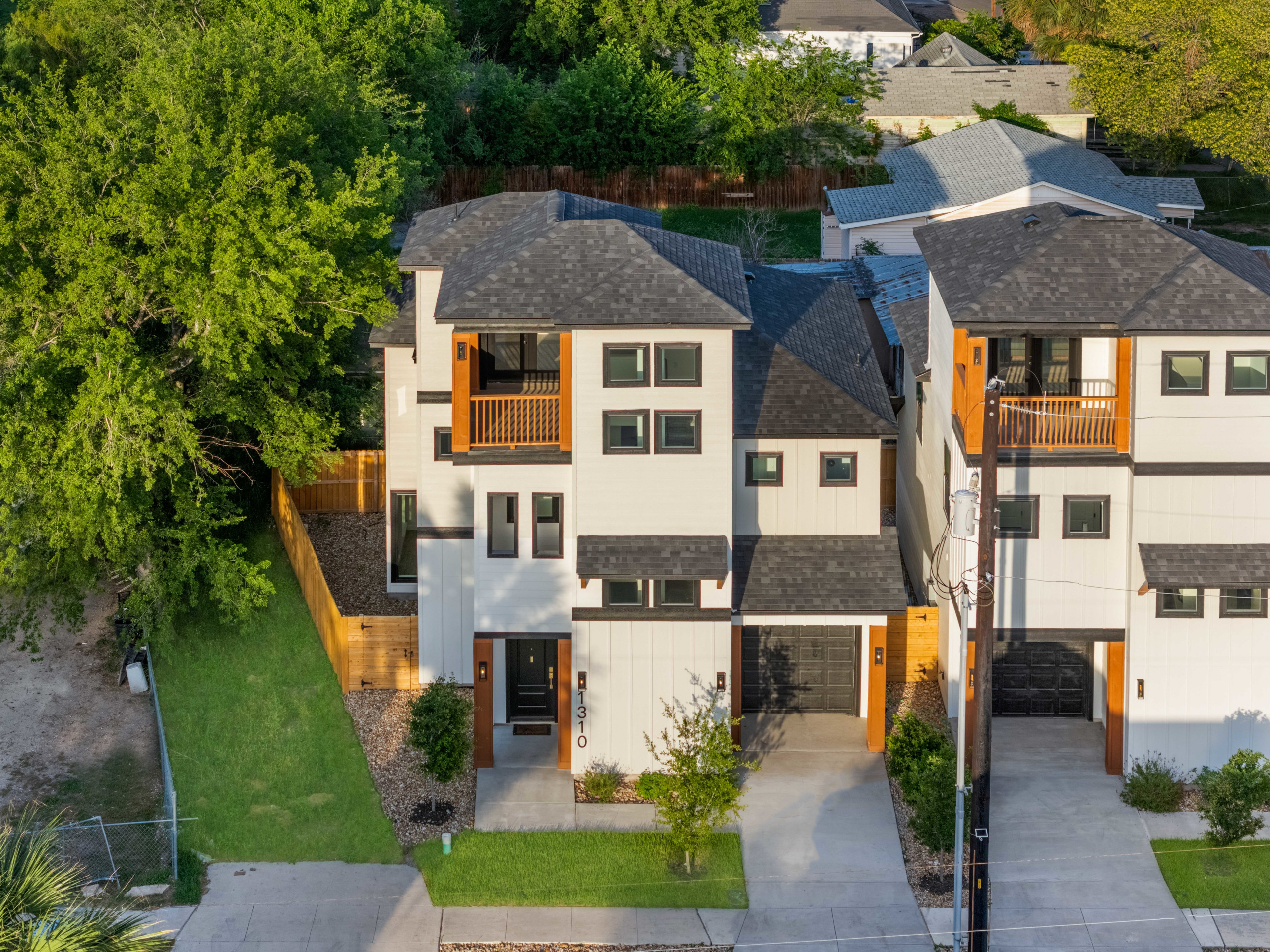 1310 S Mesquite