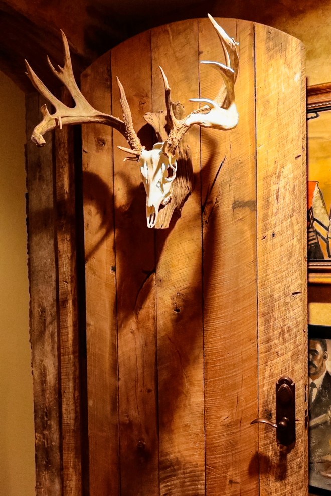 Inspiration for a rustic home design remodel in Orange County