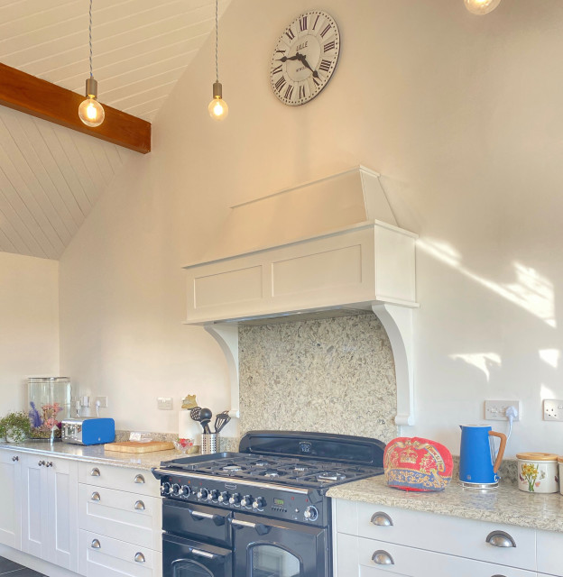 Traditional Shaker Cooker Hood with Canopy & Recirculating Extractor Fan -  Traditional - Kitchen - Other - by Cooker Hoods UK | Houzz