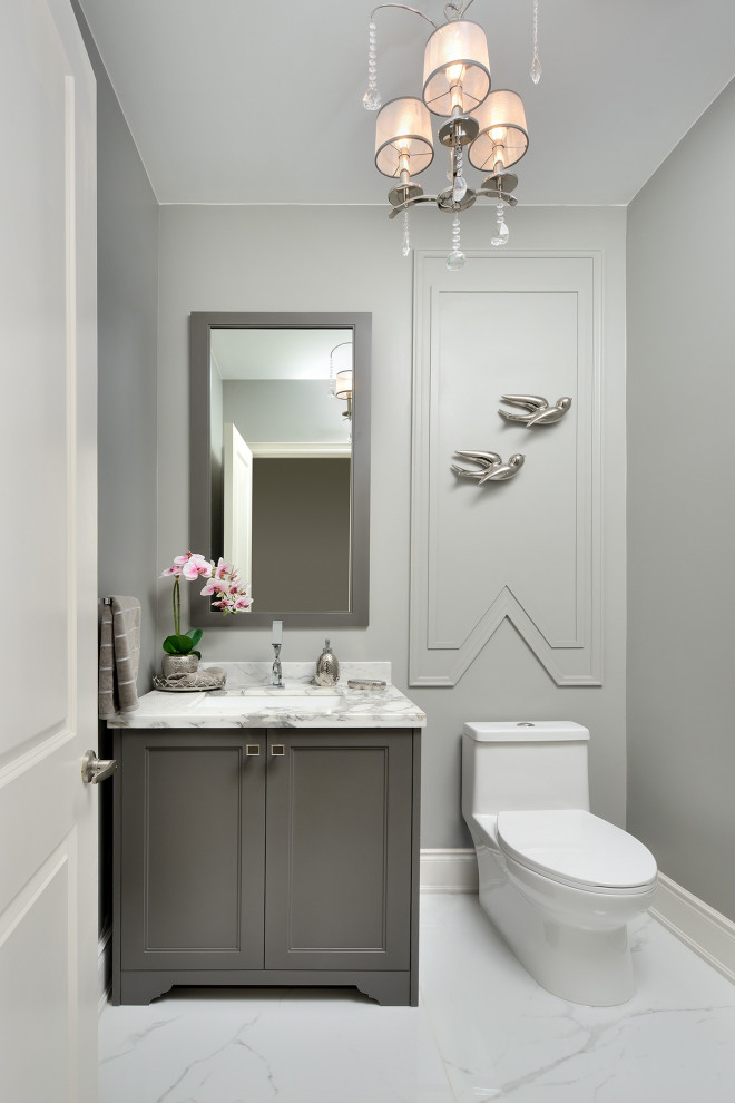 Ispirazione per un bagno di servizio chic con piastrelle grigie, pavimento in marmo e top in marmo