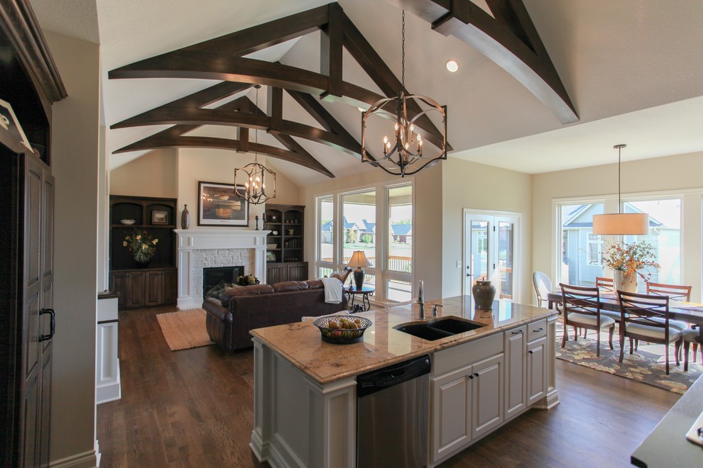 Inspiration for a traditional kitchen in Wichita.