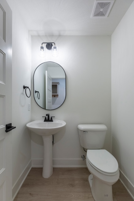 Blondo Ridges | Spring 2024 minimalistisch-gaestetoilette