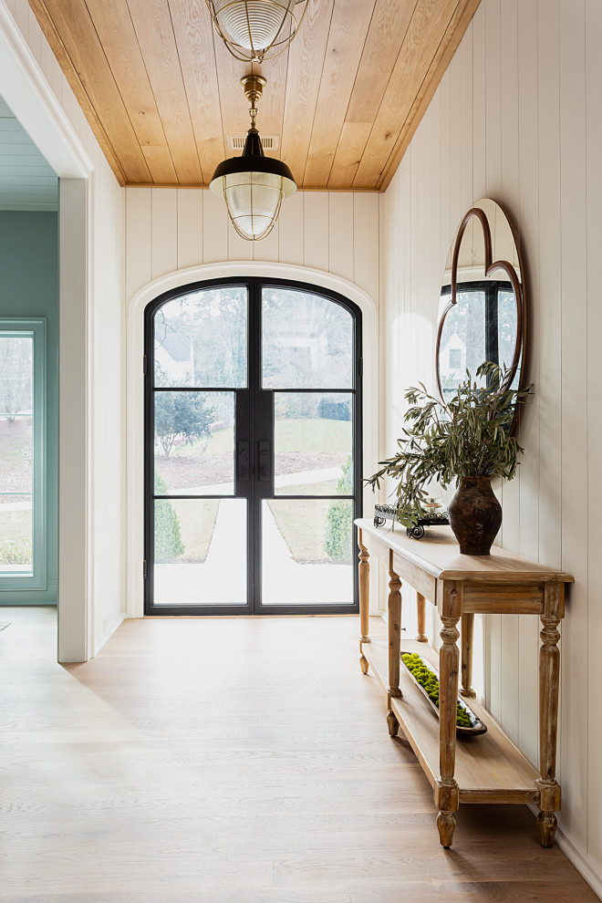 Transitional entryway photo in Atlanta