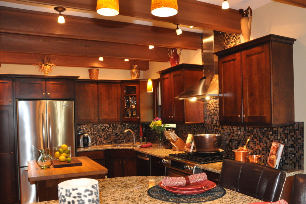 Inspiration for a transitional kitchen remodel in Chicago