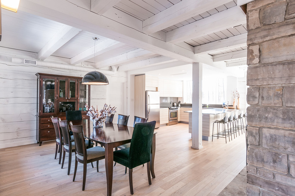 Home design - transitional home design idea in Toronto