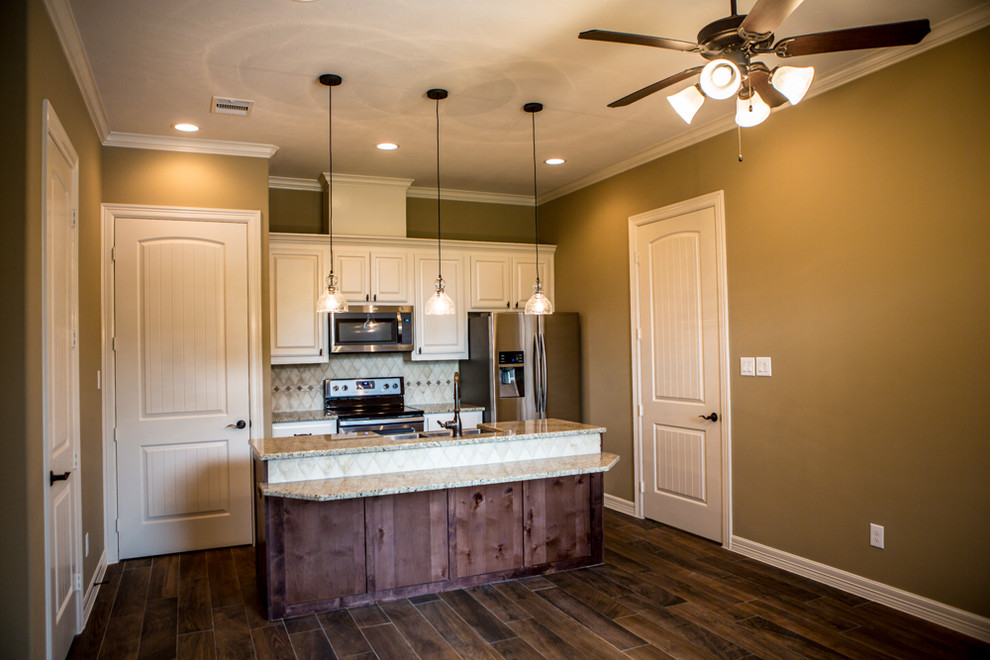 Mountain style kitchen photo in Houston