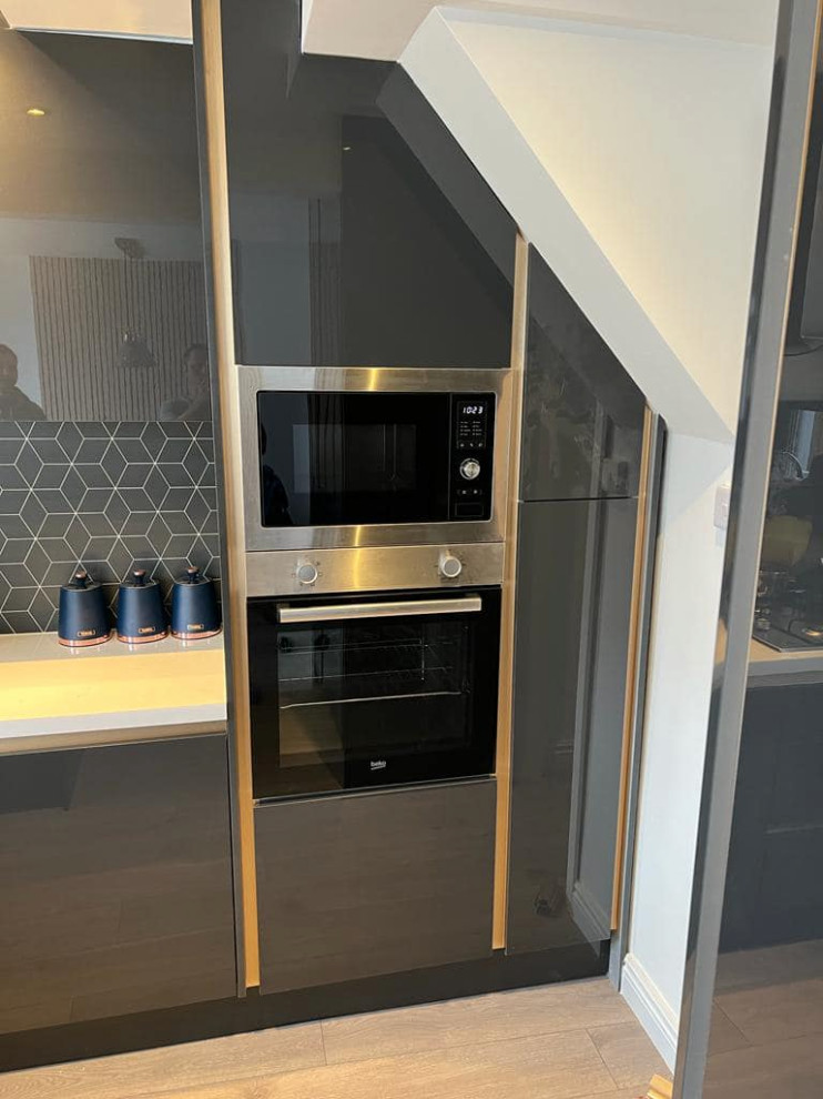 Leicester anthracite grey glossy