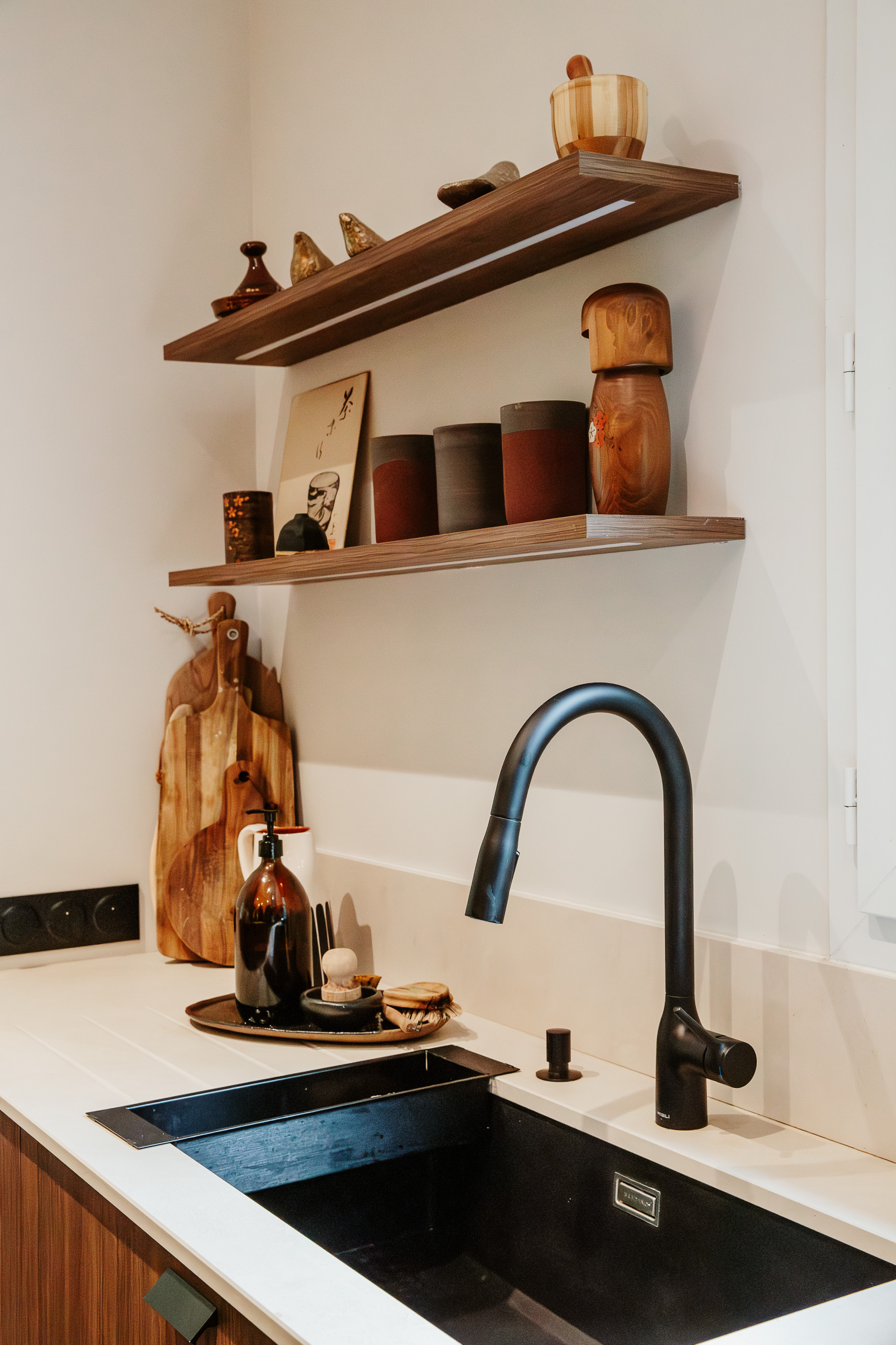 Extension d'une cuisine au style Wabi Sabi