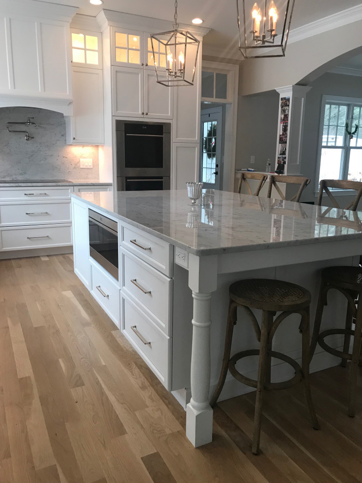 Kitchen - kitchen idea in Boston