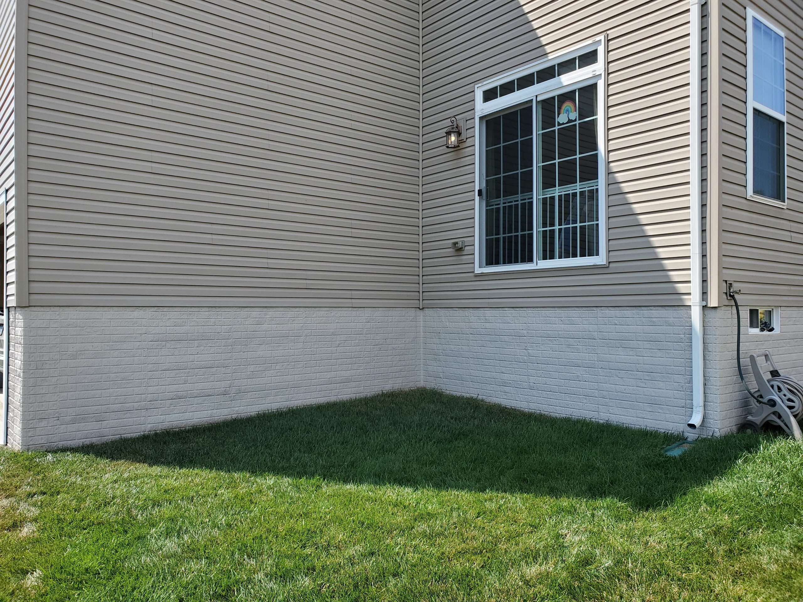 Screened in deck w/ outer walkway