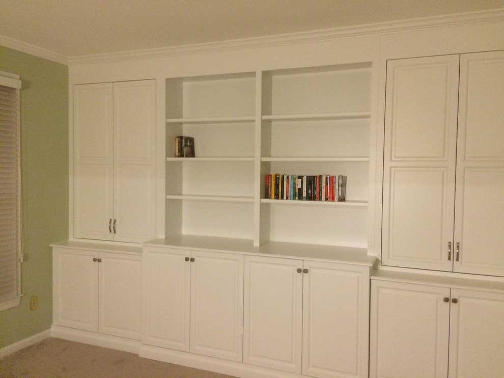 Home office - transitional home office idea in Baltimore