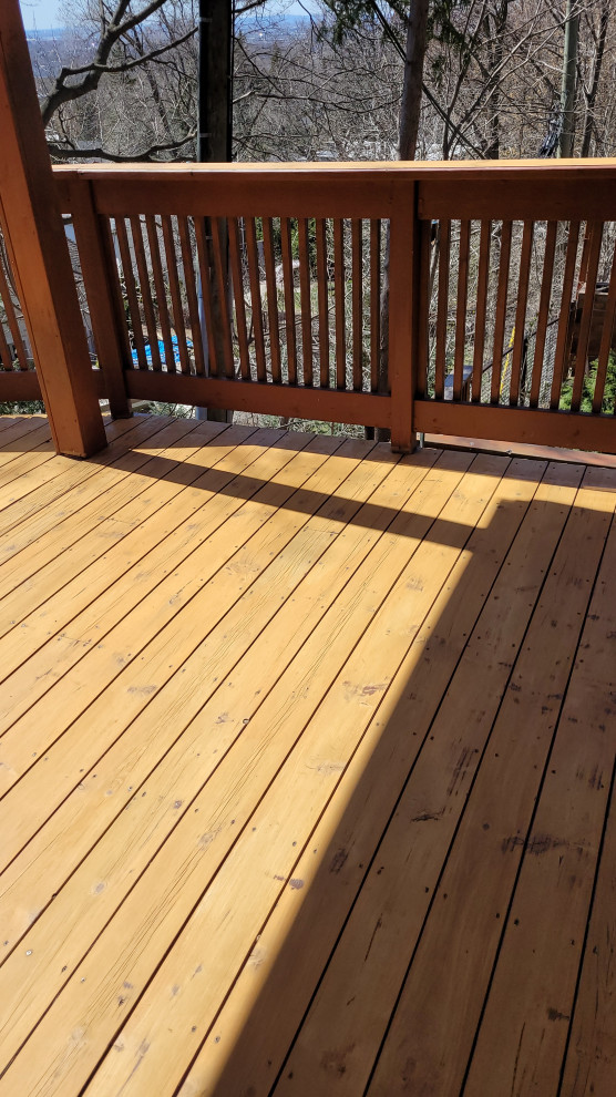 Deck Sanding & Staining