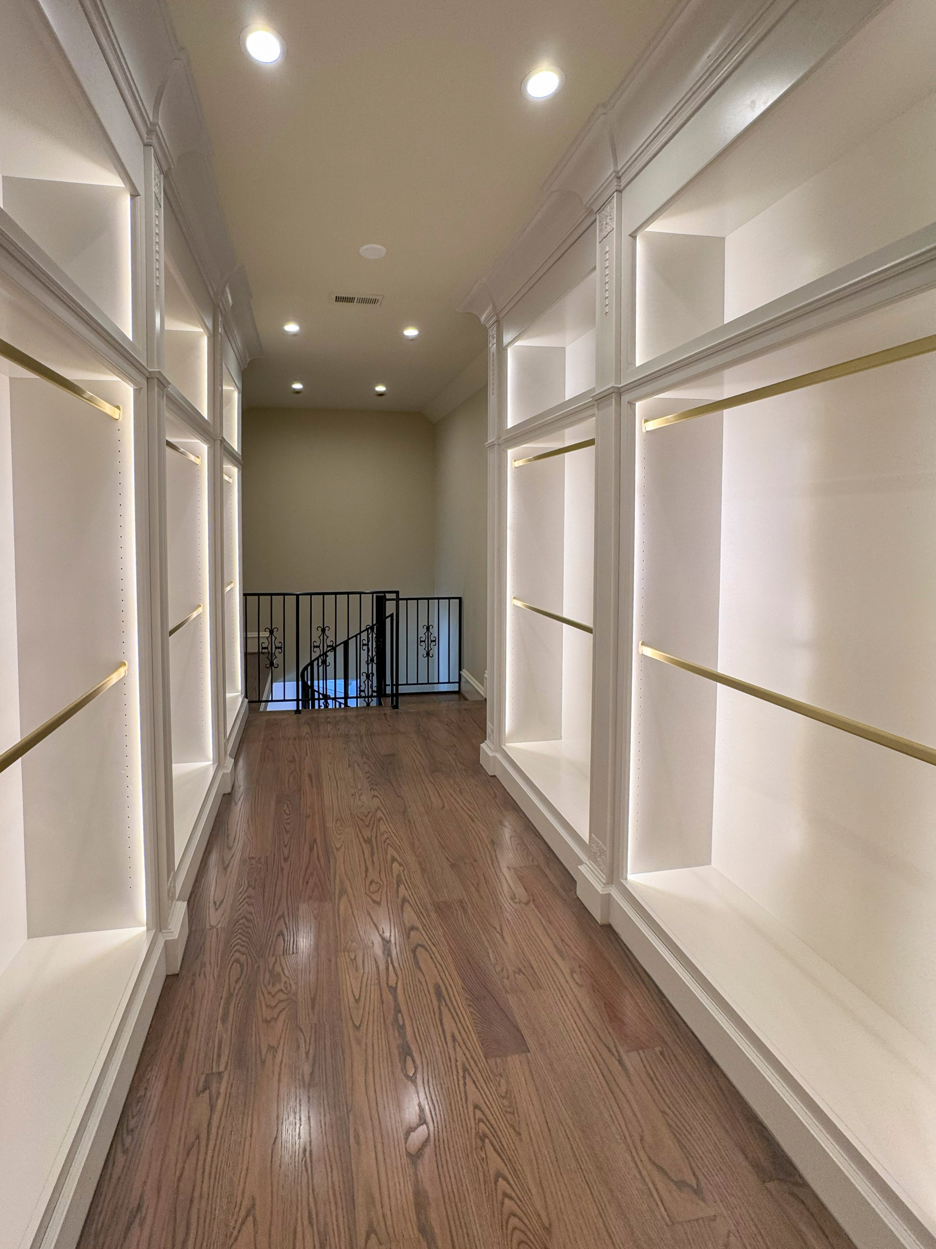 135_Vibrant Staircase with Touch of Historic Grandeur, Great Falls, VA 22066