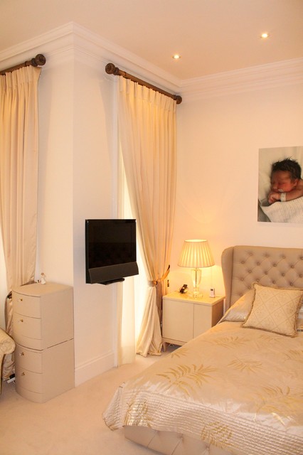 Master bedroom modern-bedroom
