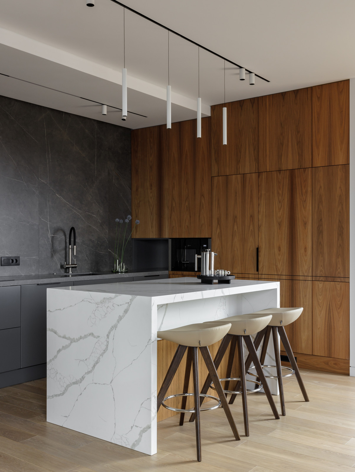 Квартира на набережной