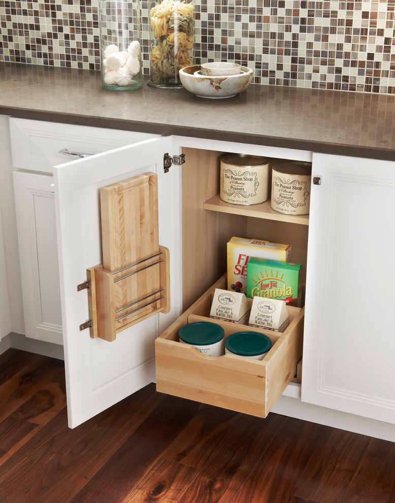Kitchen - transitional kitchen idea