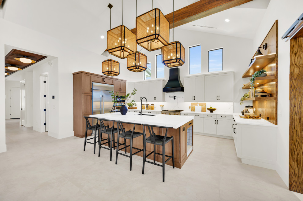 Inspiration for a modern kitchen remodel in Tampa
