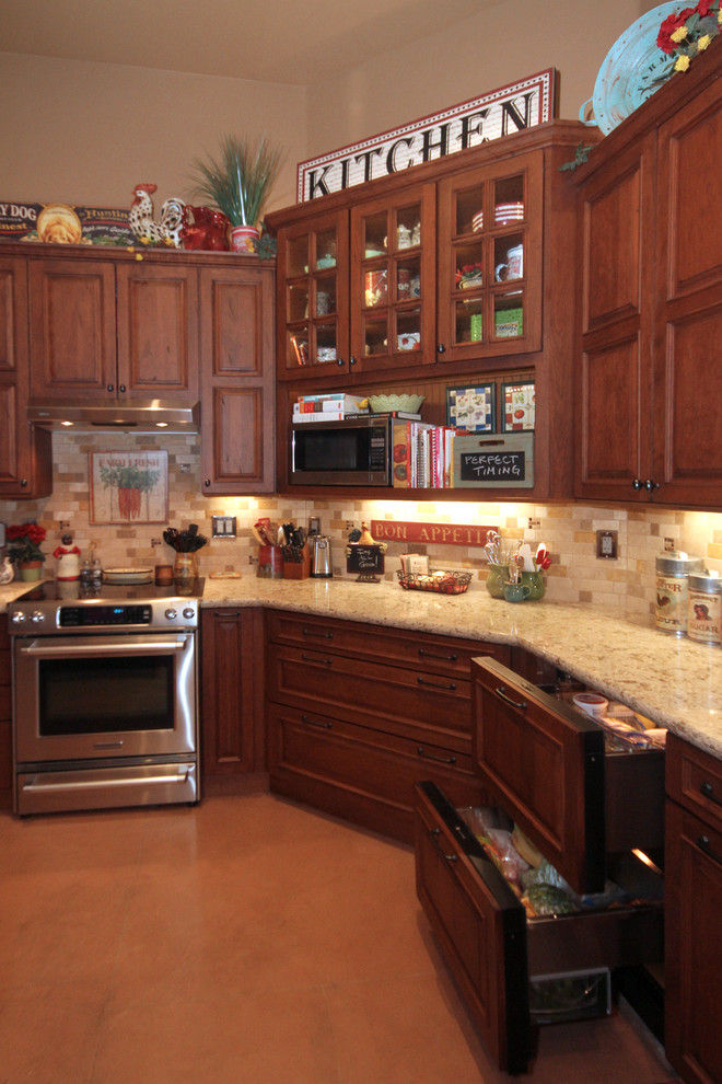 Kitchen - transitional kitchen idea in Phoenix
