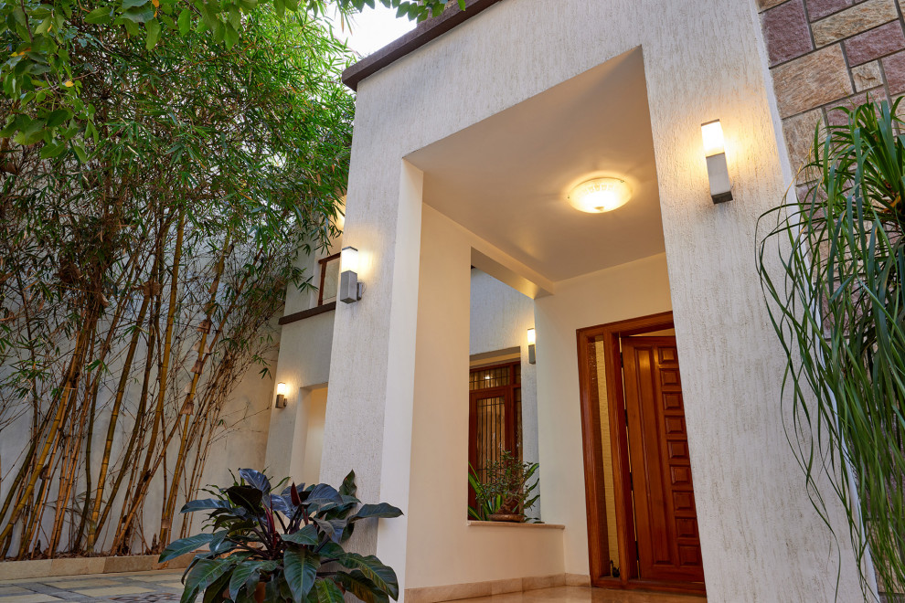 Inspiration for an eclectic patio in Bengaluru.