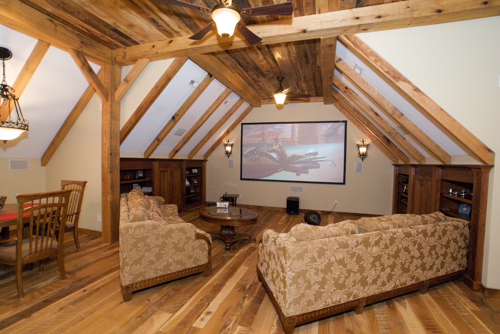 Williamsburg Timber Bonus Room