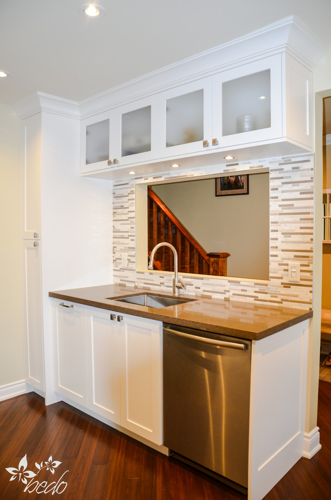 Inspiration for a transitional home design remodel in Toronto