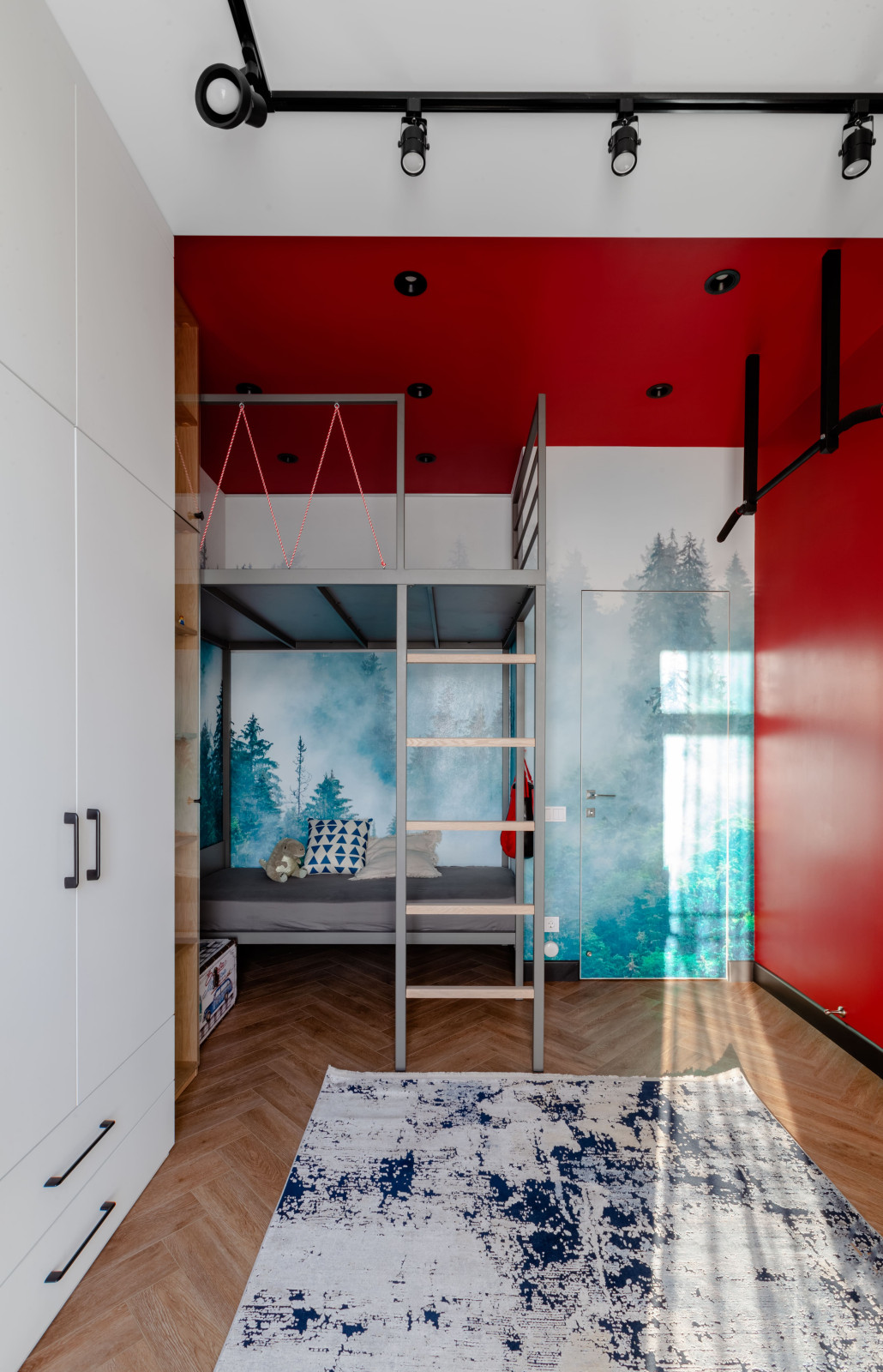 Винтаж в ярком интерьере 4-х комнатной квартиры