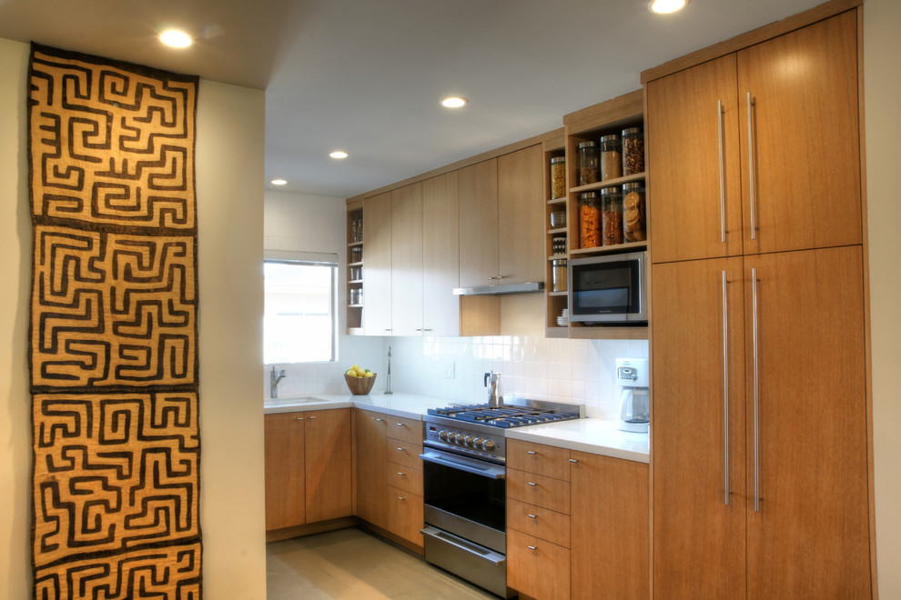 Design ideas for a midcentury kitchen in Los Angeles.