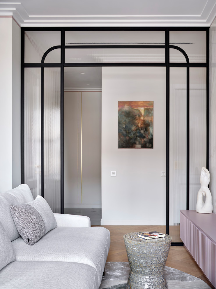 Нежная кухня-гостиная с розовой мебелью