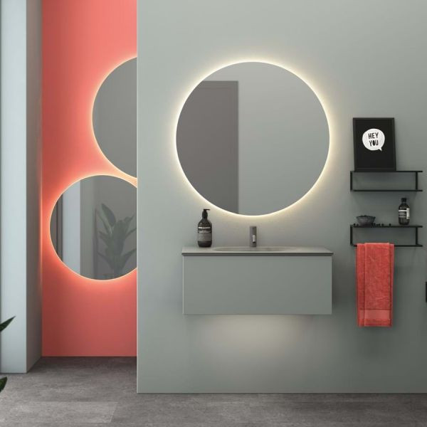 Inspiration för ett minimalistiskt badrum, med lila väggar och vitt golv